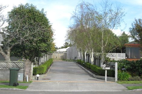 Photo of property in 5a Larsen Place, Merrilands, New Plymouth, 4312