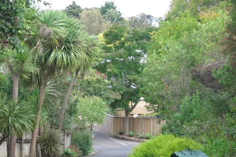 Photo of property in 27 De Val Drive, Titirangi, Auckland, 0604