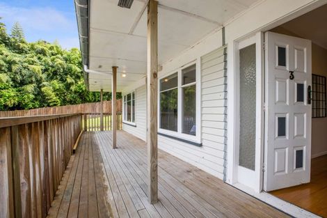 Photo of property in 3 Trosk Place, Waiuku, 2123