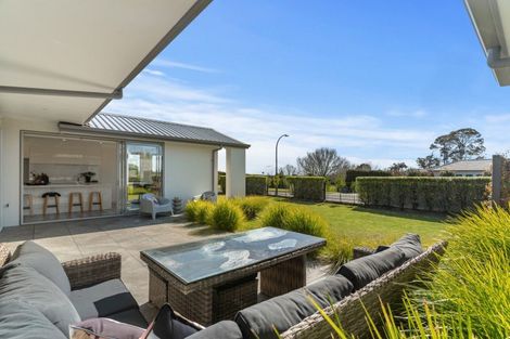 Photo of property in 1 Charlotte Drive, Omokoroa, 3114