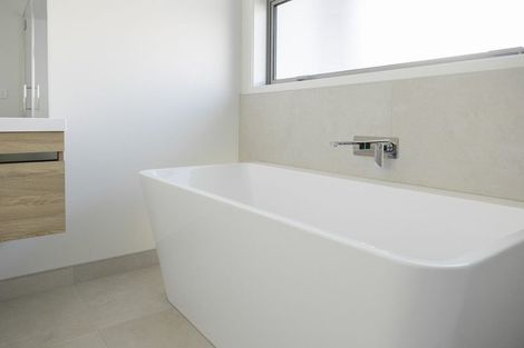 Photo of property in 2 Entelea Close, Papamoa Beach, Papamoa, 3118