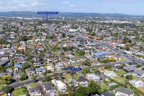 Photo of property in 10 Covil Avenue, Te Atatu South, Auckland, 0610