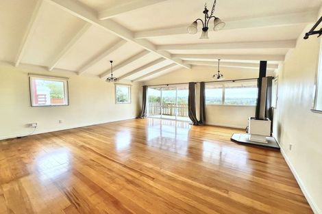 Photo of property in 575 East Coast Road, Browns Bay, Auckland, 0630