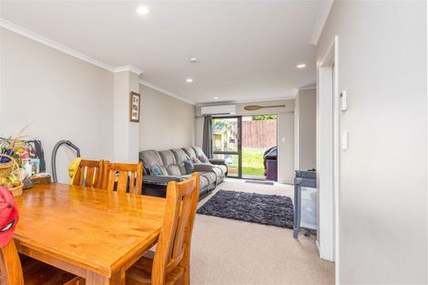 Photo of property in 98c Naylors Drive, Mangere, Auckland, 2022