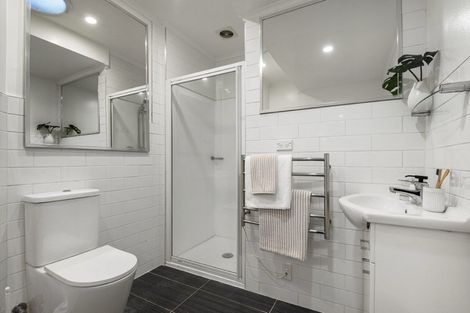 Photo of property in 1/22 Sydney Street, Hauraki, Auckland, 0622