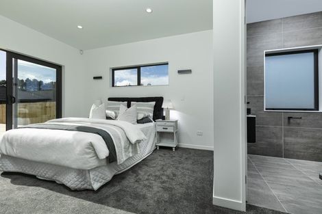 Photo of property in 6 Paihere Street, Huapai, Kumeu, 0810