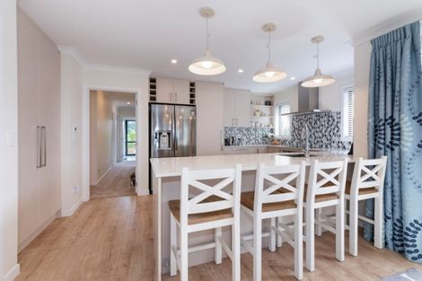 Photo of property in 35 Dida Park Drive, Kumeu, 0810