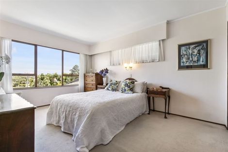 Photo of property in 2/23 Beach Road, Castor Bay, Auckland, 0620