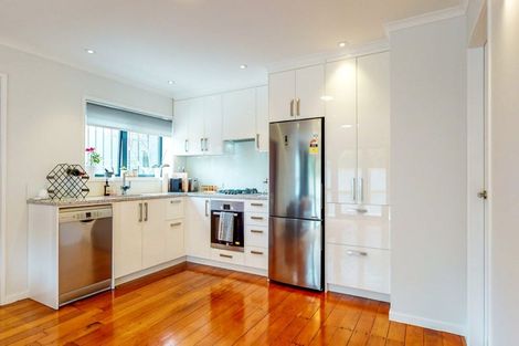 Photo of property in 11 Jacobsen Lane, Ngaio, Wellington, 6035