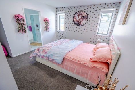 Photo of property in 6b Clerke Place, Marfell, New Plymouth, 4310