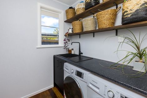 Photo of property in 43 Gillespies Road, Birchville, Upper Hutt, 5018