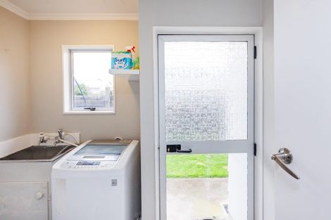 Photo of property in 8 Suzanne Grove, Kelvin Grove, Palmerston North, 4414