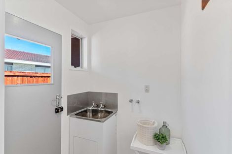 Photo of property in 2/170 Sawyers Arms Road, Bishopdale, Christchurch, 8053