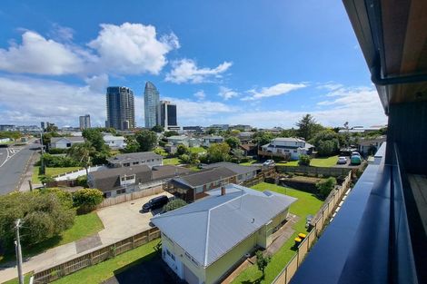 Photo of property in 9/12 Burns Avenue, Takapuna, Auckland, 0622