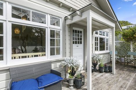 Photo of property in 27 Marine Parade, Macandrew Bay, Dunedin, 9014