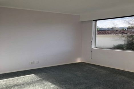 Photo of property in 124 Taylor Terrace, Tawa, Wellington, 5028