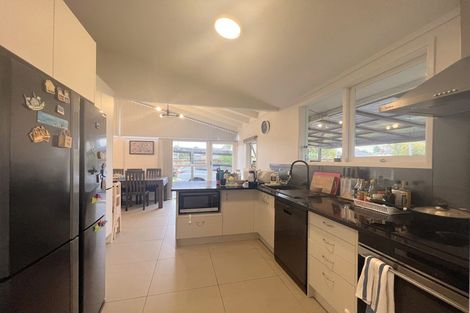 Photo of property in 8 Gossamer Drive, Pakuranga Heights, Auckland, 2010