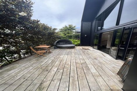 Photo of property in 16 Peace Avenue, Moturoa, New Plymouth, 4310