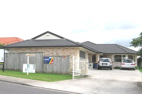 Photo of property in 23 Ruze Vida Drive, Massey, Auckland, 0614