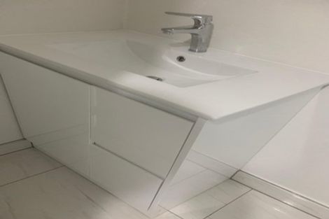 Photo of property in 8b Heathberry Close, Papatoetoe, Auckland, 2025