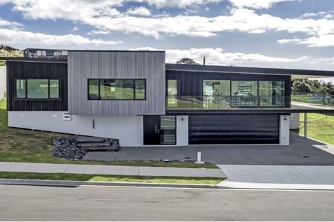 Photo of property in 2 Blue Moon Rise, Langs Beach, 0582