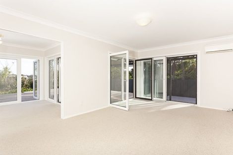 Photo of property in 2/6 Venus Place, Half Moon Bay, Auckland, 2012
