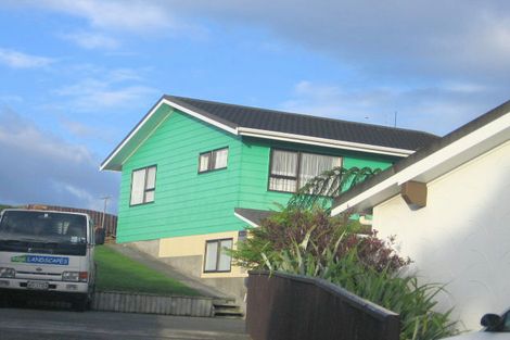 Photo of property in 9 Deveron Place, Tawa, Wellington, 5028