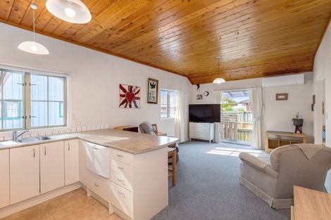 Photo of property in 68a Pembroke Street, Carterton, 5713