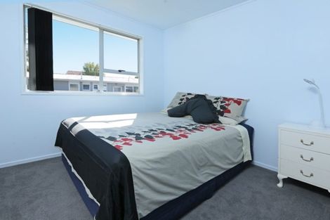 Photo of property in 10 Longreach Drive, Sunnyvale, Auckland, 0612