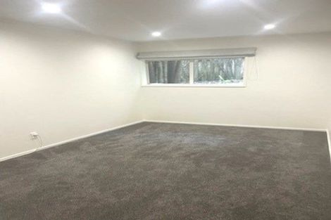 Photo of property in 2/8 Sandown Road, Rothesay Bay, Auckland, 0630