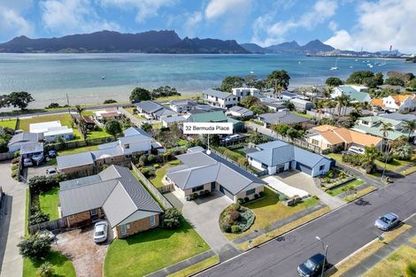 Photo of property in 32 Bermuda Place, One Tree Point, 0118