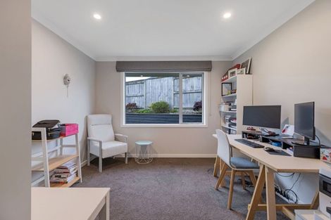 Photo of property in 1 Waimarama Court, Roslyn, Palmerston North, 4414