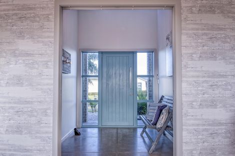 Photo of property in 30 Surfers Avenue, Waihi Beach, 3611