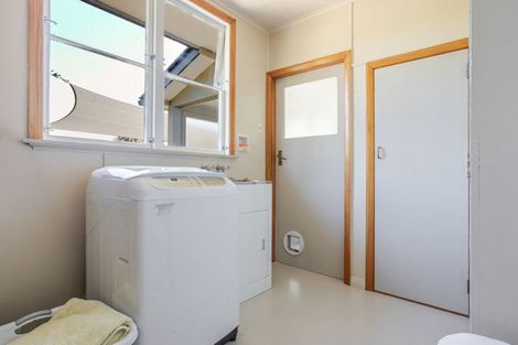 Photo of property in 5 Chamberlain Street, Dannevirke, 4930