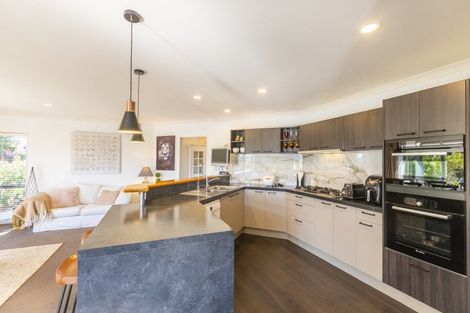 Photo of property in 32 Millennium Hill, Paraparaumu, 5032