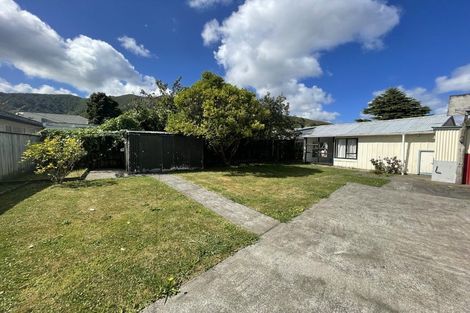 Photo of property in 8 Whakataki Grove, Waiwhetu, Lower Hutt, 5010