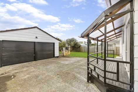 Photo of property in 122 Shifnal Drive, Randwick Park, Auckland, 2105