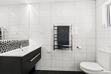 Photo of property in 15 Junction Street, Welbourn, New Plymouth, 4310