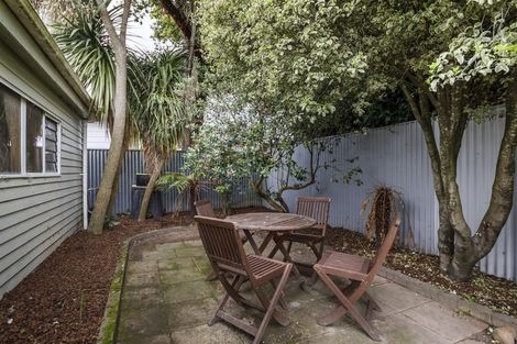 Photo of property in 9 Oxford Street, Hokowhitu, Palmerston North, 4410