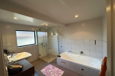 Photo of property in 240 Devonport Road, Tauranga, 3110