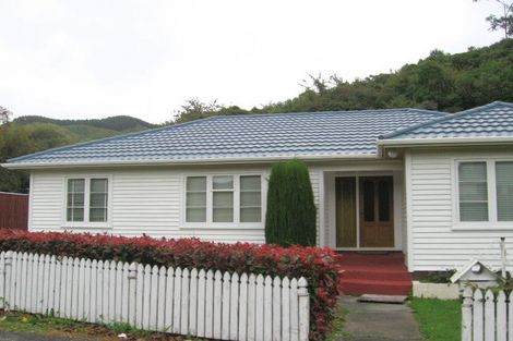 Photo of property in 64a The Drive, Tawa, Wellington, 5028