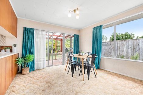 Photo of property in 2/18 Seddon Street, Wallaceville, Upper Hutt, 5018