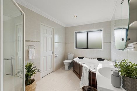 Photo of property in 6 Anderson Way, Highlands Park, New Plymouth, 4312