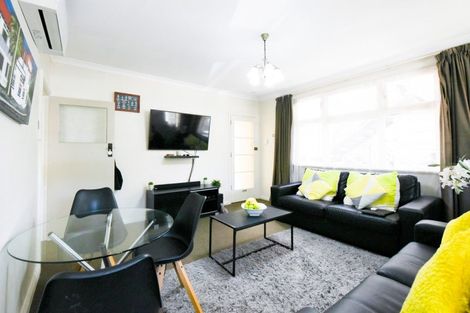 Photo of property in 11-19 Wellington Street, Picton, 7220