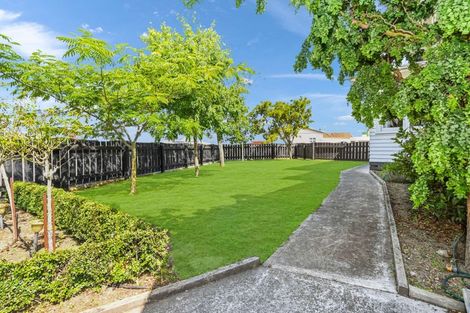 Photo of property in 9 Seddon Street, Dannevirke, 4930