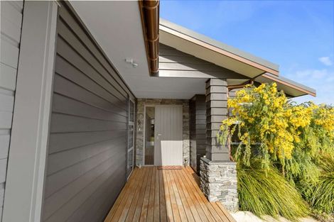 Photo of property in 16 Kilsby Place, Levin, 5510