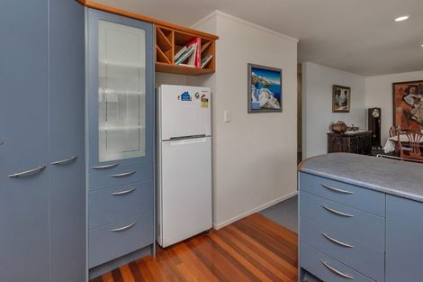 Photo of property in 32 Bermuda Place, One Tree Point, 0118