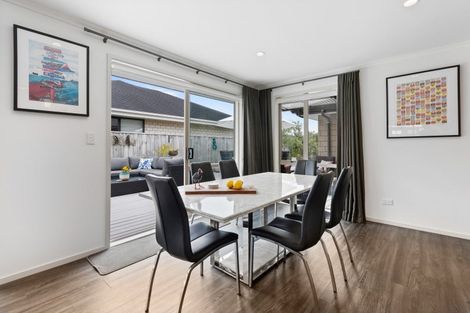 Photo of property in 12 Robert Might Road, Kumeu, 0810
