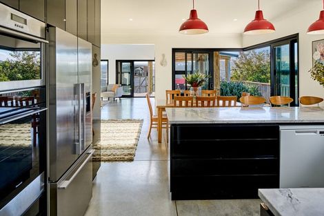 Photo of property in 4 Caughley Grove, Karori, Wellington, 6012