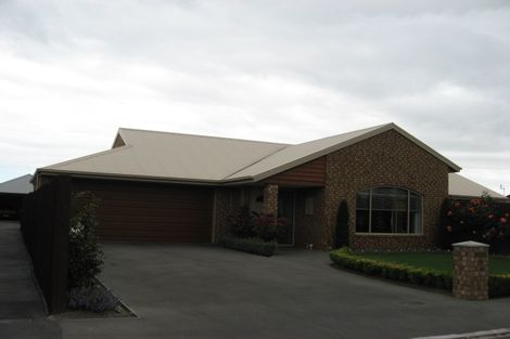 Photo of property in 16 Highwood Lane, Burnside, Christchurch, 8053